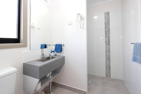 Reef Gardens Motel - Accommodation Sunshine Coast 3