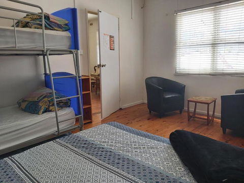 Surfside Backpacker - Accommodation Sunshine Coast 5