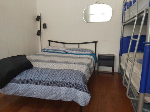 Surfside Backpacker - Accommodation Sunshine Coast 2