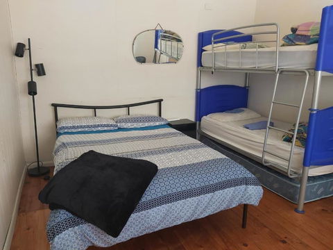 Surfside Backpacker - Accommodation Sunshine Coast 3