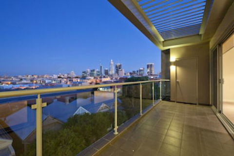 Zappeion Apartments - Accommodation Sunshine Coast 0