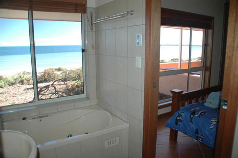 Ceduna Shelly Beach Caravan Park - Accommodation Sunshine Coast 2