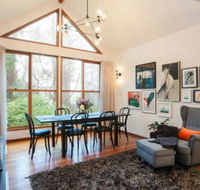 Artist on Everest - Accommodation Sunshine Coast