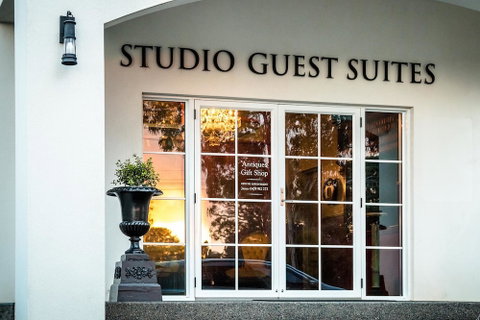 Studio Guest Suites - Margaret River - Accommodation Sunshine Coast 0