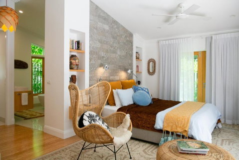 Pineapple Petes Beach House - Accommodation Sunshine Coast 2