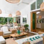 Pineapple Petes Beach House - Accommodation Sunshine Coast 0