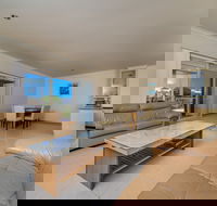 Seafront Unit 50 - Accommodation Sunshine Coast