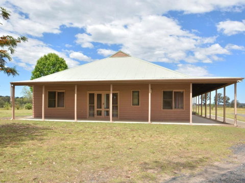 Grasmere Estate Homestead Hear The Lions Roar From Nearby Hunter Valley Zoo - Accommodation Sunshine Coast 6