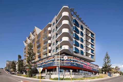 Ramada VetroBlu Scarborough Beach - Accommodation Sunshine Coast 4