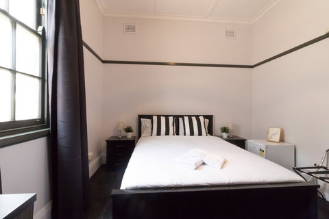 Royal Hotel Ryde - Accommodation Sunshine Coast 4