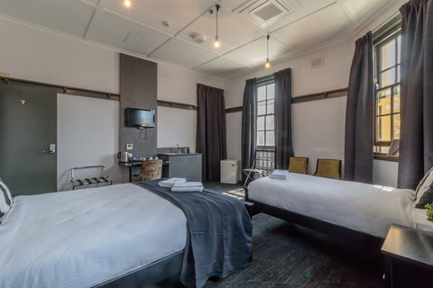 Royal Hotel Ryde - Accommodation Sunshine Coast 3