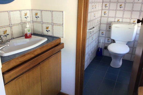 BeachFront Busselton - Accommodation Sunshine Coast 3