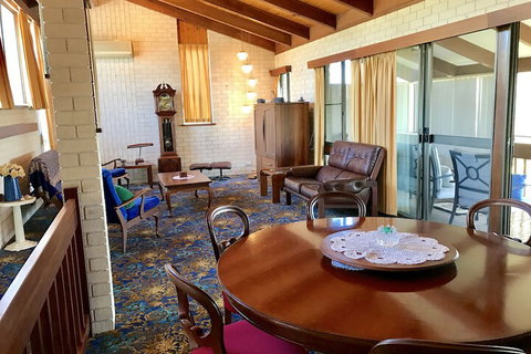 BeachFront Busselton - Accommodation Sunshine Coast 4