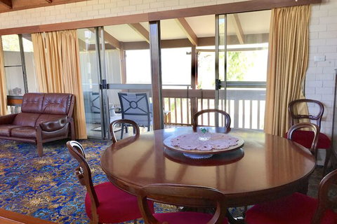 BeachFront Busselton - Accommodation Sunshine Coast 5
