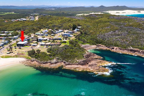 On The Beach Getaway - Accommodation Sunshine Coast 2