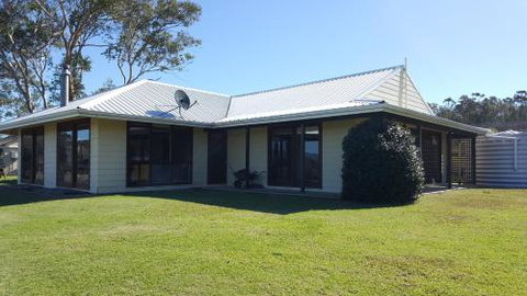 Molly Morgan Vineyard - Accommodation Sunshine Coast 2