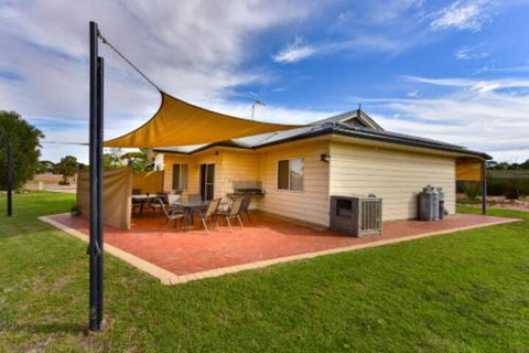 Lake Tyrrell Accommodation - Accommodation Sunshine Coast 2