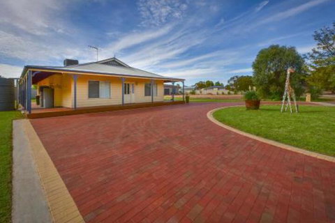 Lake Tyrrell Accommodation - Accommodation Sunshine Coast 0