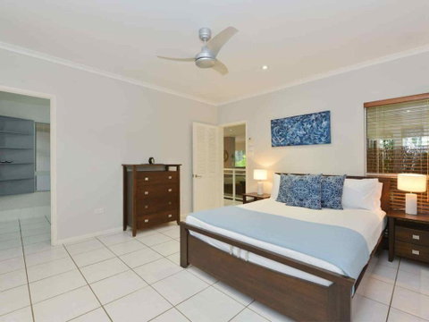 Sandwater Tropical Beachside Holiday House - Accommodation Sunshine Coast 2