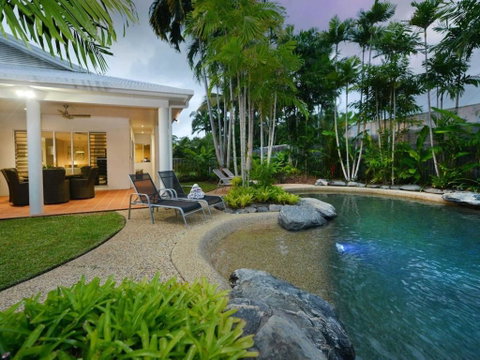 Sandwater Tropical Beachside Holiday House - Accommodation Sunshine Coast 6