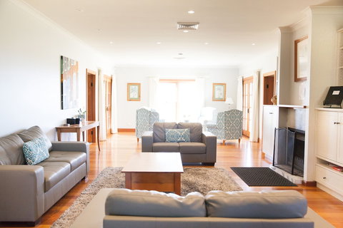 Audrey Wilkinson Vineyard - Accommodation Sunshine Coast 1