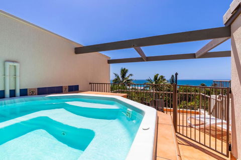 Comfortable & Stylish With Rooftop Spa - Accommodation Sunshine Coast 7