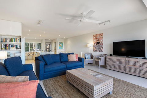 Comfortable & Stylish With Rooftop Spa - Accommodation Sunshine Coast 5
