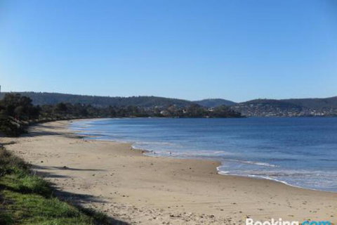 Beachside Rest - Accommodation Sunshine Coast 3