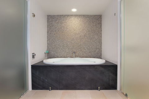Private Sea Temple Penthouse 407 - Accommodation Sunshine Coast 1