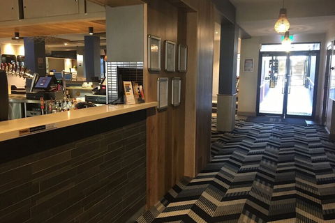 Swansea Hotel - Accommodation Sunshine Coast 2