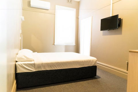 Swansea Hotel - Accommodation Sunshine Coast 4
