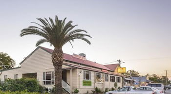 D'Aguilar Hotel Motel - Accommodation Sunshine Coast 0