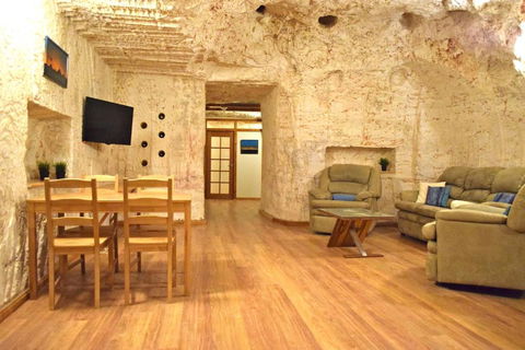 Dug Out B & B Apartments - Accommodation Sunshine Coast 3