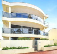 Ultimate Esplanade 3 Storey Experience WiFi - Accommodation Sunshine Coast
