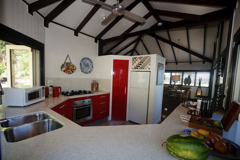 Bedarra Beach House - Accommodation Sunshine Coast 4
