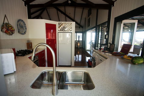 Bedarra Beach House - Accommodation Sunshine Coast 3