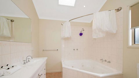 Valkei - Accommodation Sunshine Coast 1