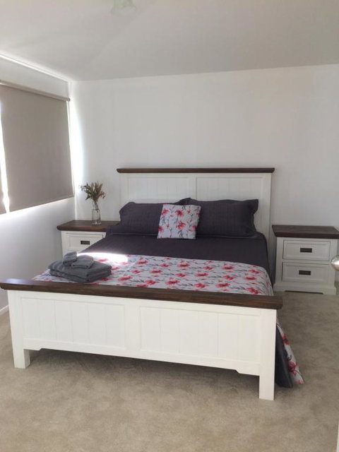 Lovedale Red Gum Cottage - Accommodation Sunshine Coast 3
