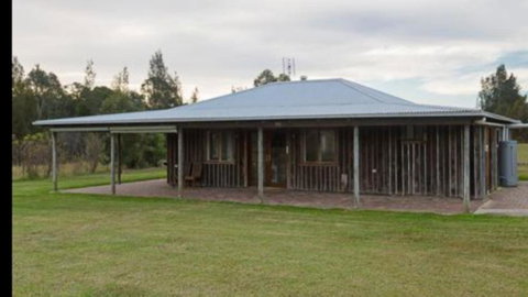 Lovedale Red Gum Cottage - Accommodation Sunshine Coast 1