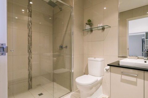 Darwin City Chic Apartment At The KUBE - Accommodation Sunshine Coast 7