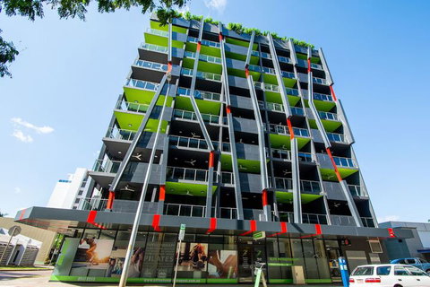 Magnum Serviced Apartments - Accommodation Sunshine Coast 1