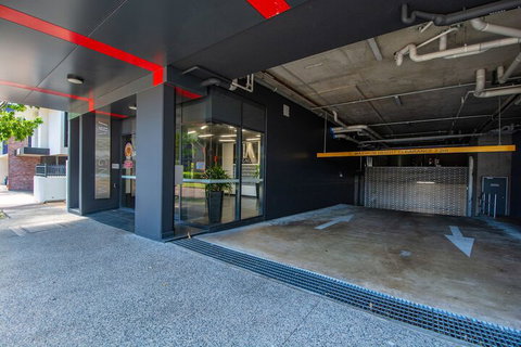 Magnum Serviced Apartments - Accommodation Sunshine Coast 2