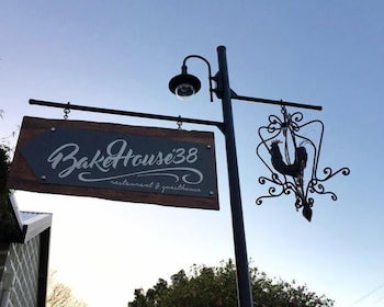 Bakehouse '38 Restaurant & Guesthouse - Accommodation Sunshine Coast 1