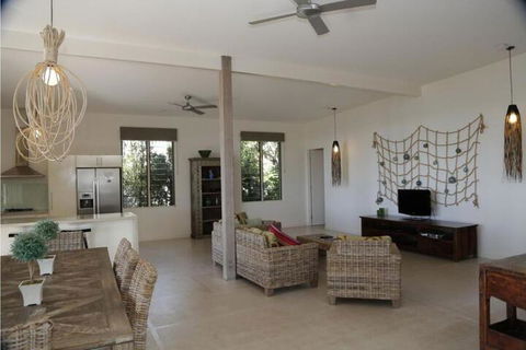 The Boat House - Accommodation Sunshine Coast 5
