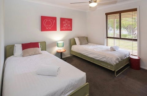 Crystal Shores - Accommodation Sunshine Coast 0