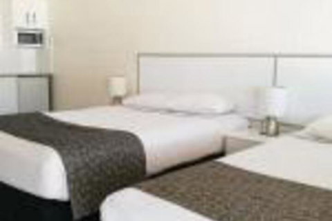 Augathella Motel & Caravan Park - Accommodation Sunshine Coast 0