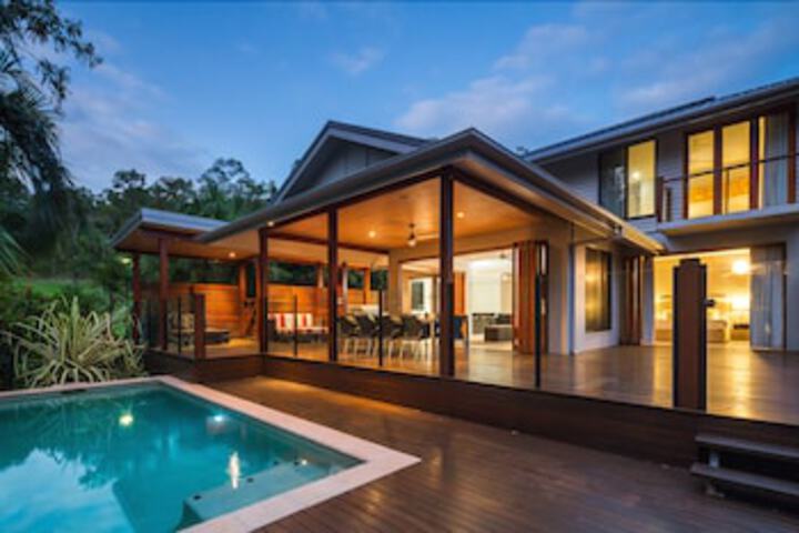 Cairns Northern Beaches QLD Accommodation Sunshine Coast