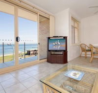 2 Bedroom Apartment Little Hut Unit 3 20 Kurrawa Close - Accommodation Sunshine Coast