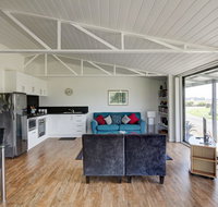 Lagoons Bay Garden Pavillion 2 - Accommodation Sunshine Coast