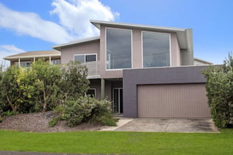 ESCAPE 2 BROPHY - Accommodation Sunshine Coast 0